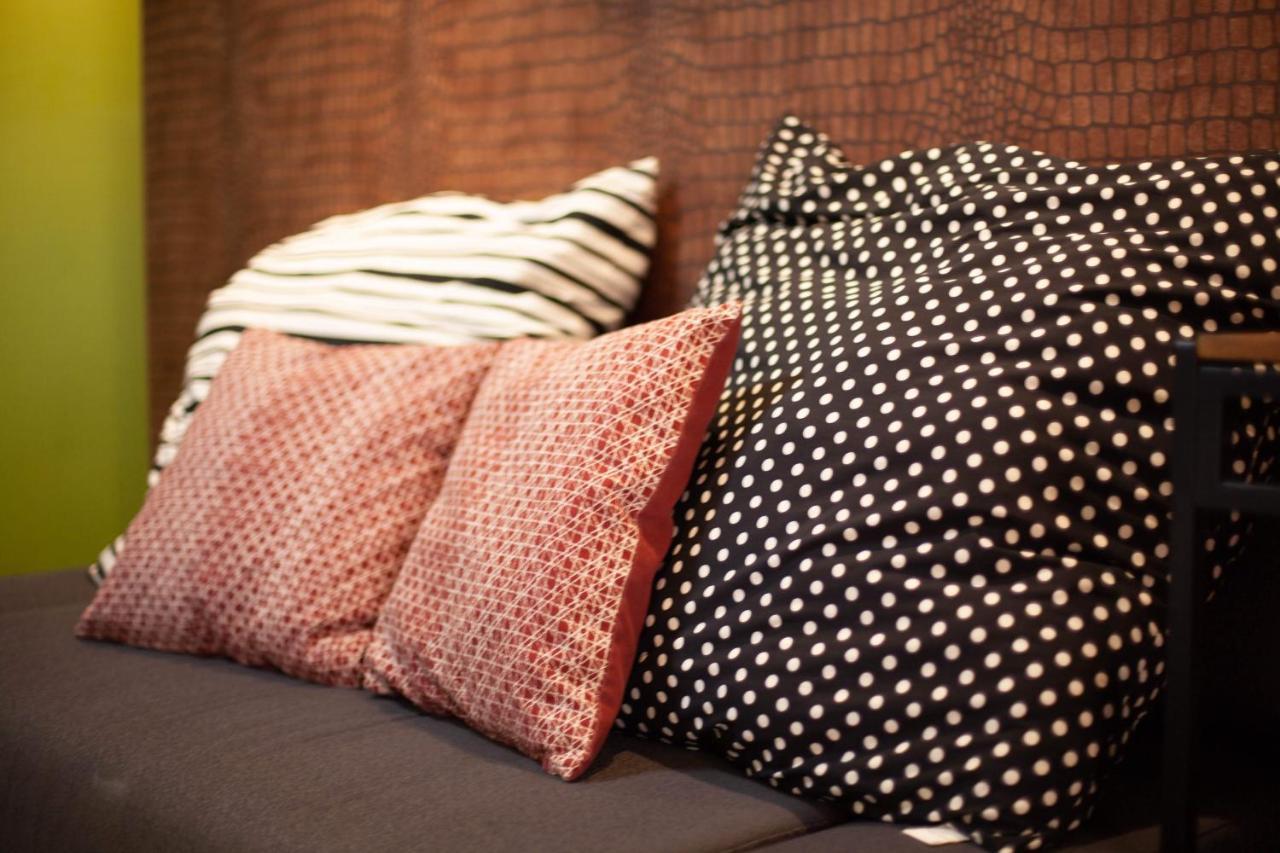 Clean Comfy Cozy Easy To Go Siam Paragon And Chatuchak Market Apartment *